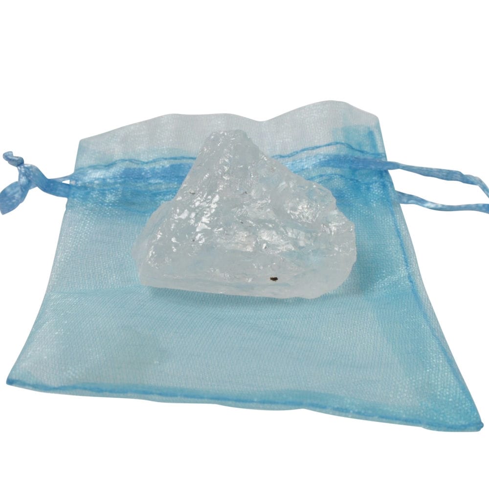 Ruwe bergkristal op organza zakje