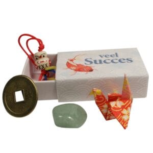 Geluksdoosje Veel Succes met Kraanvogel, gelumspoppetje, edelsteentje en geluksmuntje